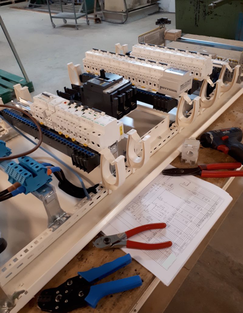 Tableautier et Câblage d'armoires électriques